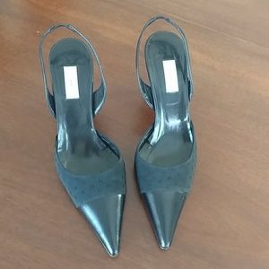 Slingback pumps